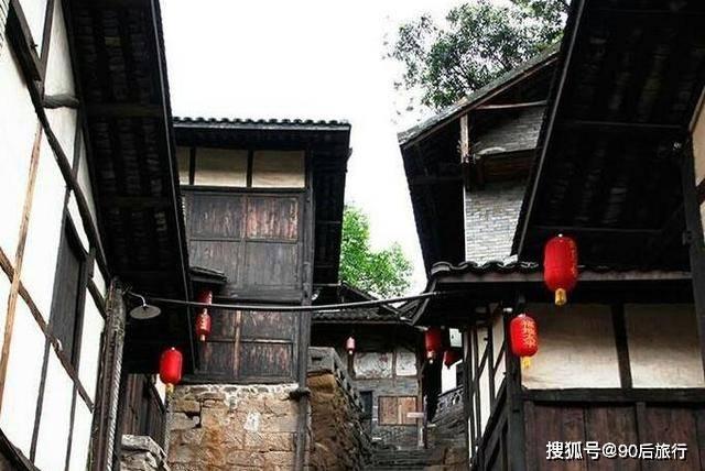 黄戈督导检查校园等领域安全生产工作